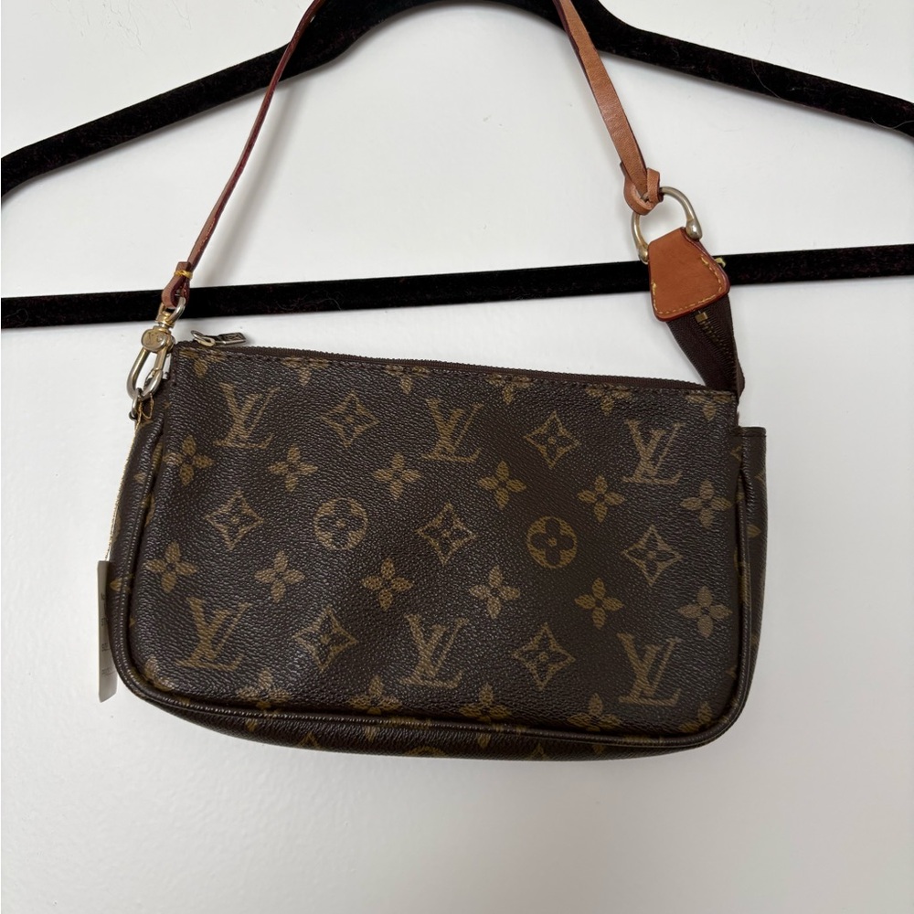 Louis Vuitton Brown Monogram Clutch - Picture 1 of 6